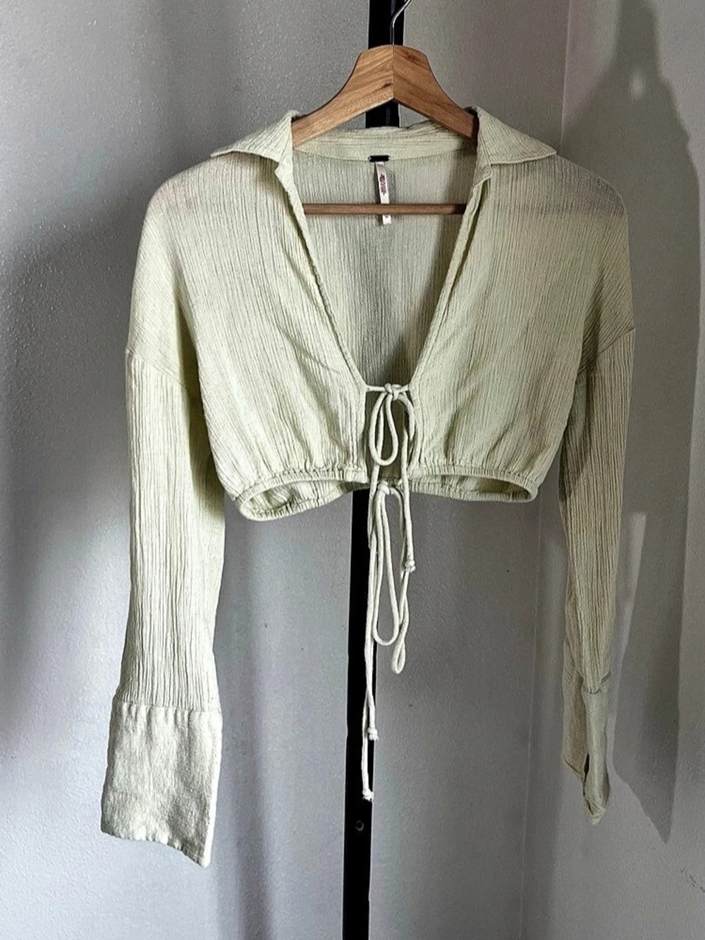 Free People Cropped Tie-Front Blouse in Green Size XS Like New